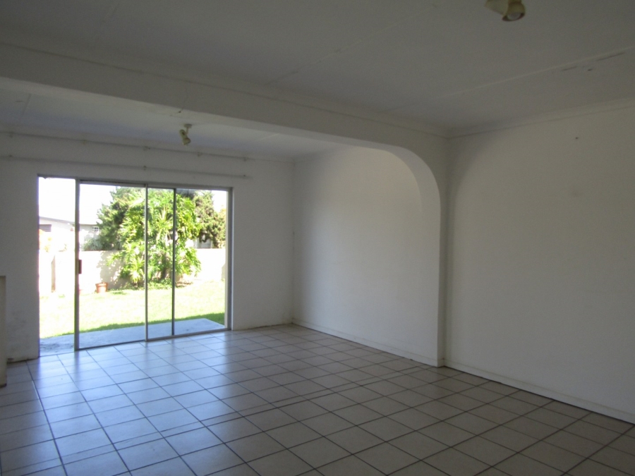 3 Bedroom Property for Sale in Humansdorp Eastern Cape